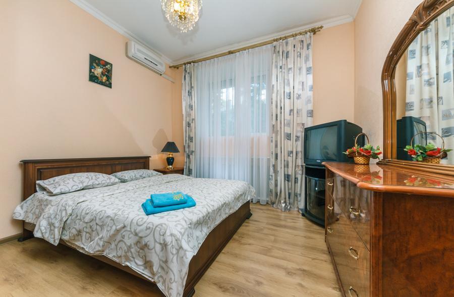 Two Bedroom Apartment On Liuteranska Street キエフ エクステリア 写真